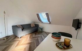 Charmant studio moderne avec jardin privé